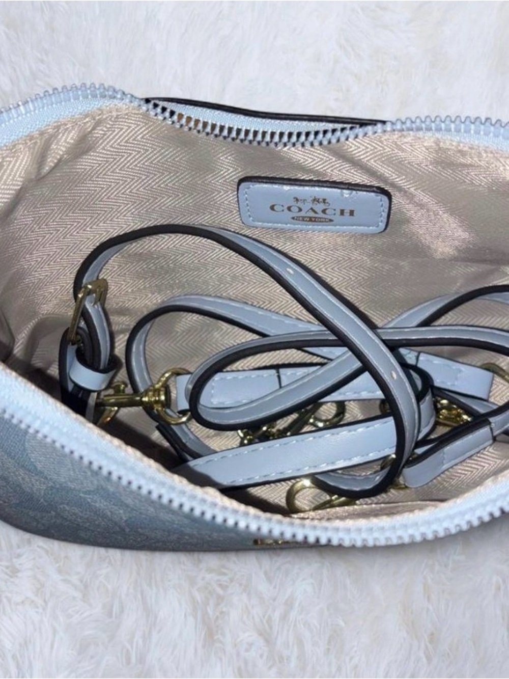 Coach Signature Shoulder Bag in Pale Blue with White Trim - Picture 5 of 8